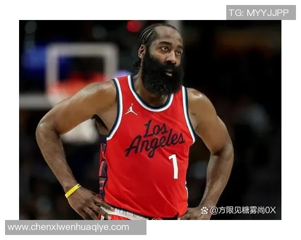 勇士与灰熊季后赛首战激战正酣球迷期待精彩对决与逆转时刻